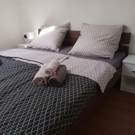 Slava Apartman *